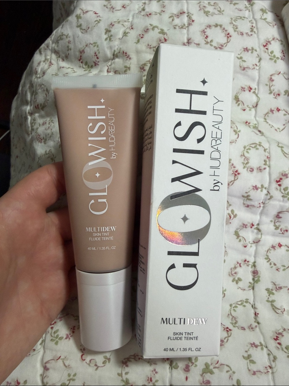 HUDA BEAUTY Glowish MultiDew Skin Tint - Nude Beige